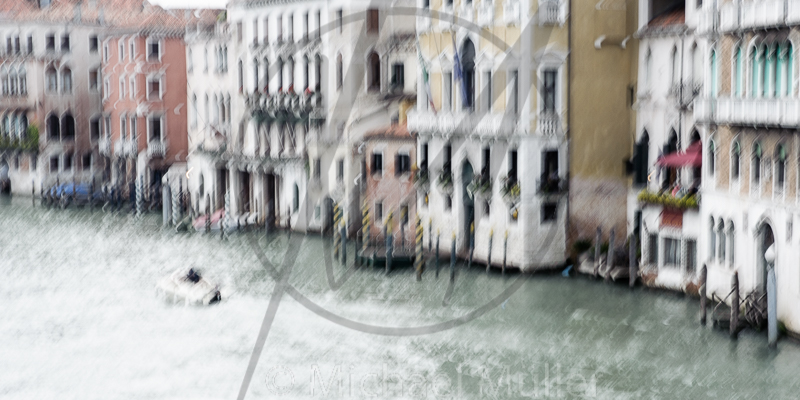Meine Interpretation von Venedig als absichtlich unscharf fotografierte Skizzen. Hier der Canale Grande, der als FineArt Print an eurer Wand hängen könnte.
